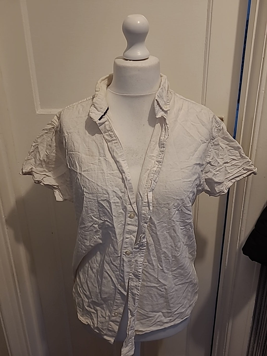 Mens Peacocks Size Large White Short Sleeved Shirt