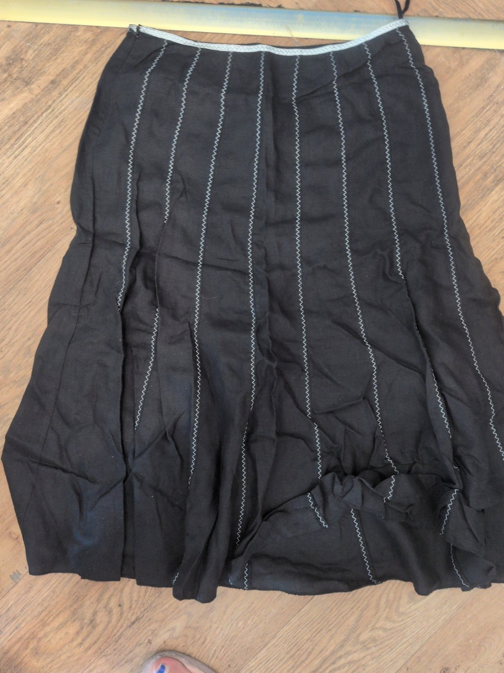 Per Una 12 Black Long Length With White Skirt