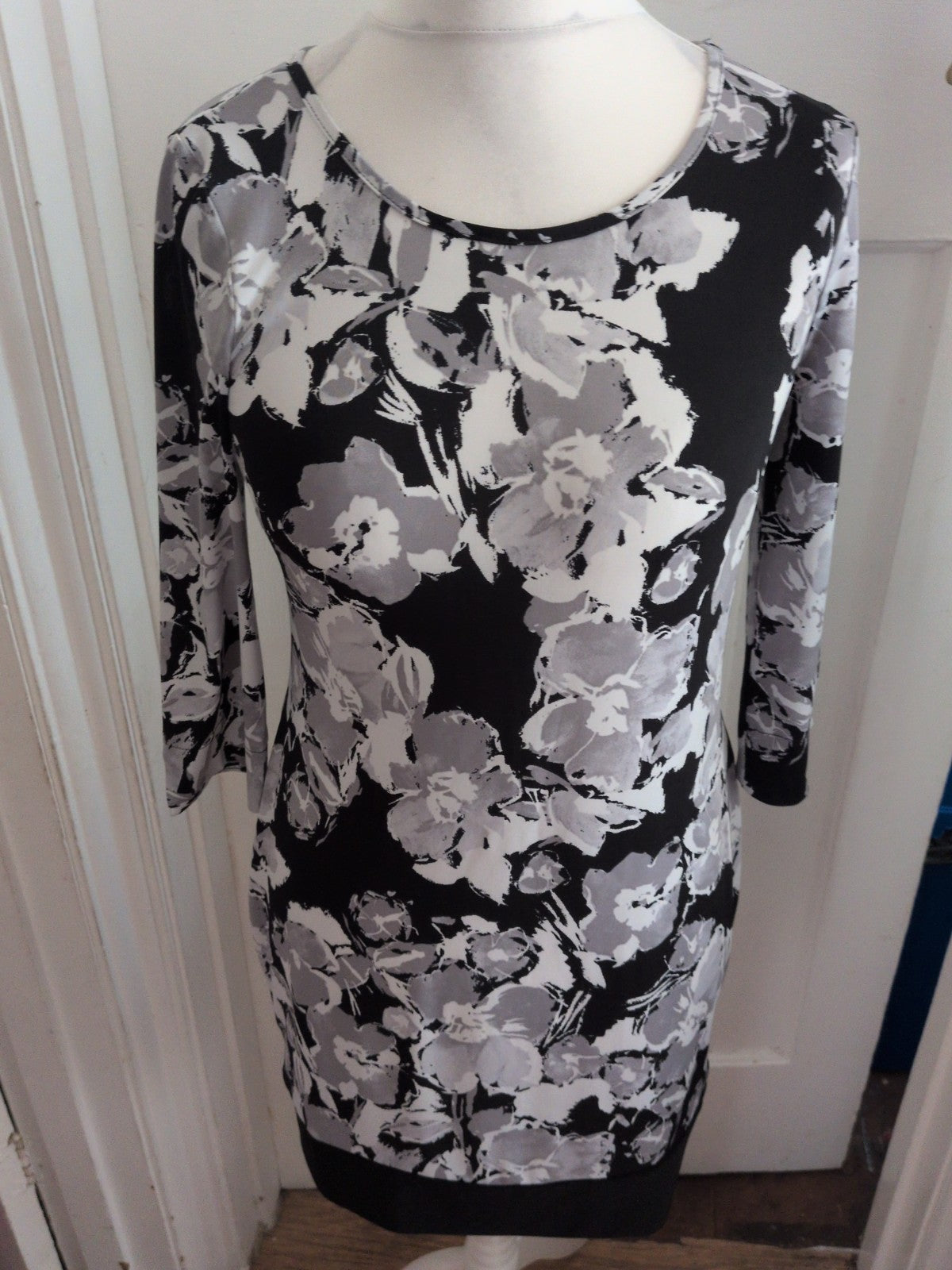 F&F 12 Grey White And Black Half Sleeve Flower Knee Length Dress