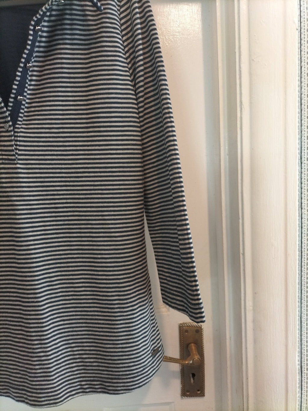Ladies Long Sleeved Top Size 10 Dash