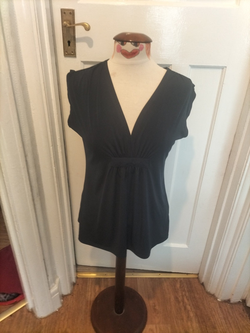 Ladies B.Young Size Medium Navy V Neck Short Sleeved Blouse