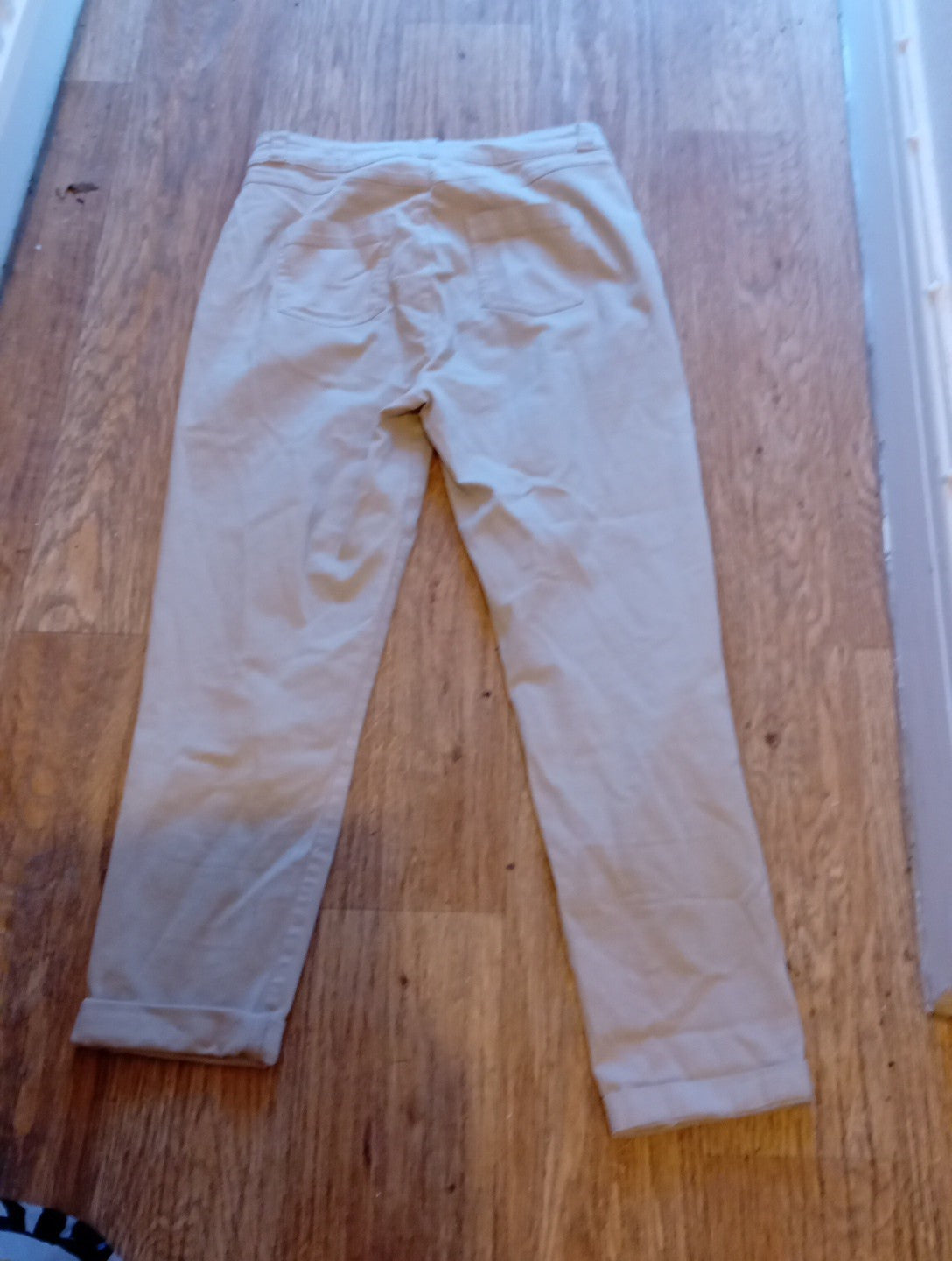 Ladies Denim&Co Size 8 Beige Jeans