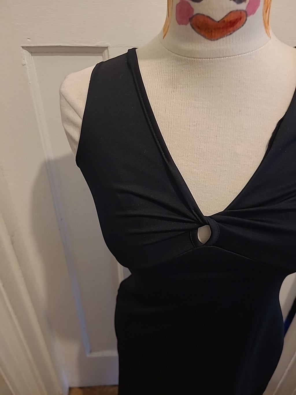 Ladies Evie Size 10 Black Sleeveless Dress