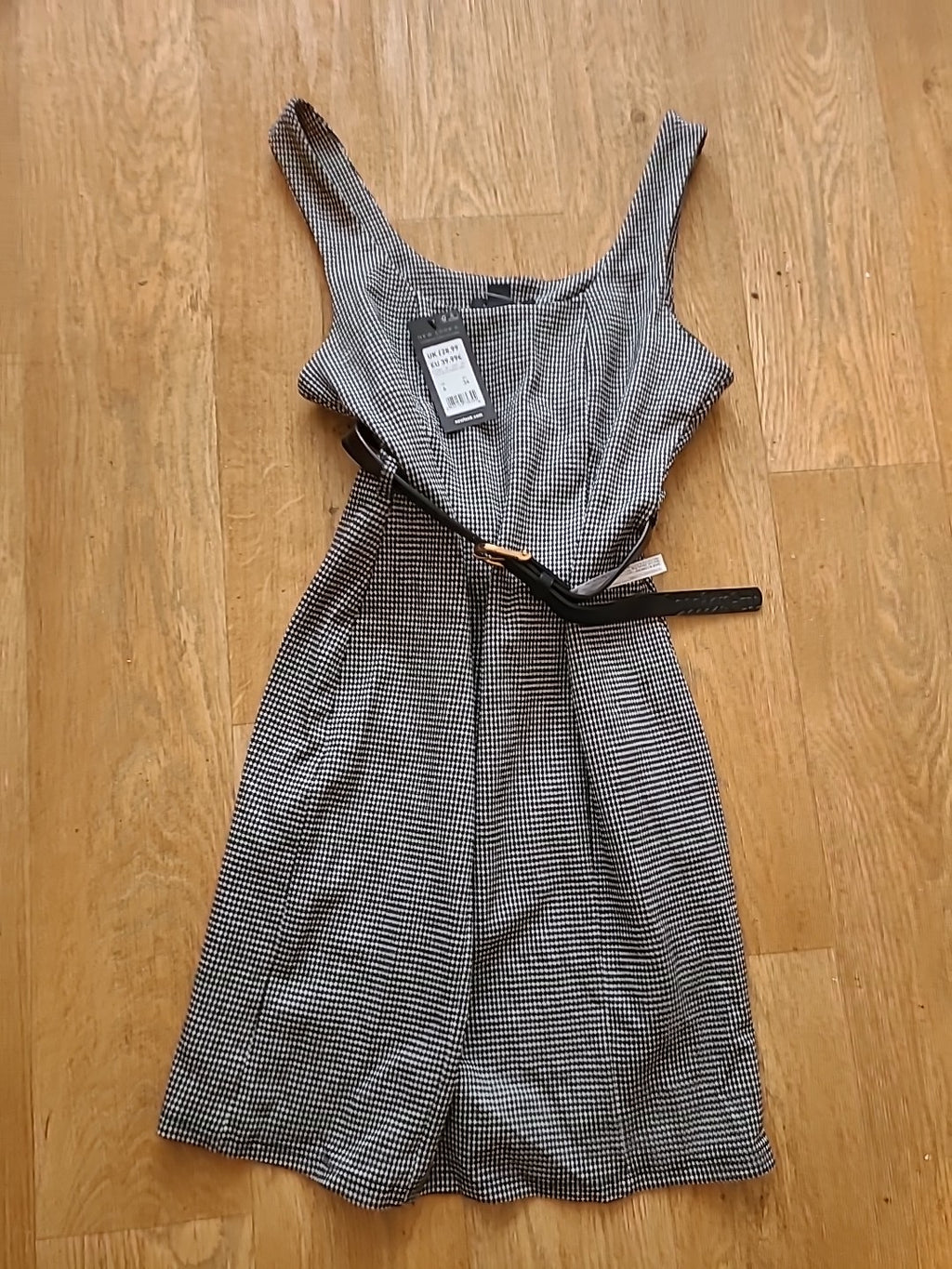 Brand New Ladies New Look Size 6 Check Sleeveless Short Dress