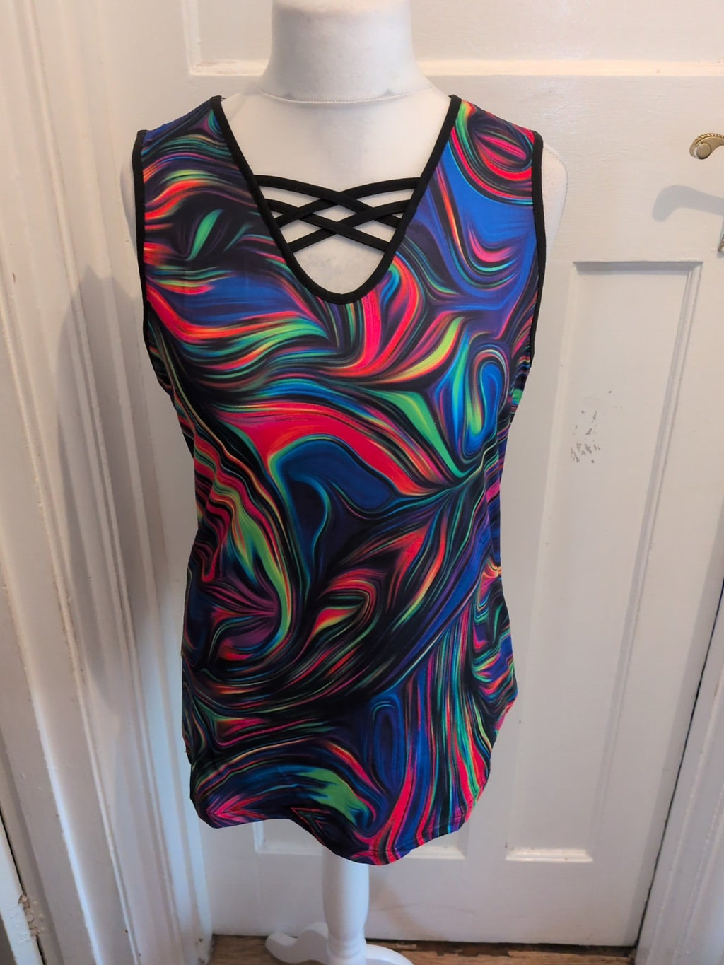 Ladies Sleeveless Top Multicoloured V Neck Size Large[12-14] Free Delivery