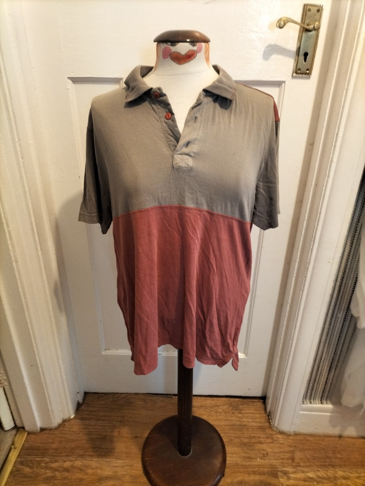 Mens Avenue Size Large Greyish/Red Striped Polo