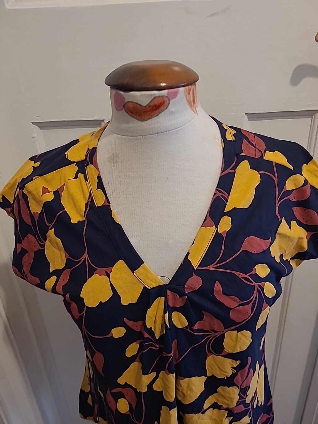 Ladies Brakeburn Size 8 Orange/Navy Floral Short Sleeved Blouse