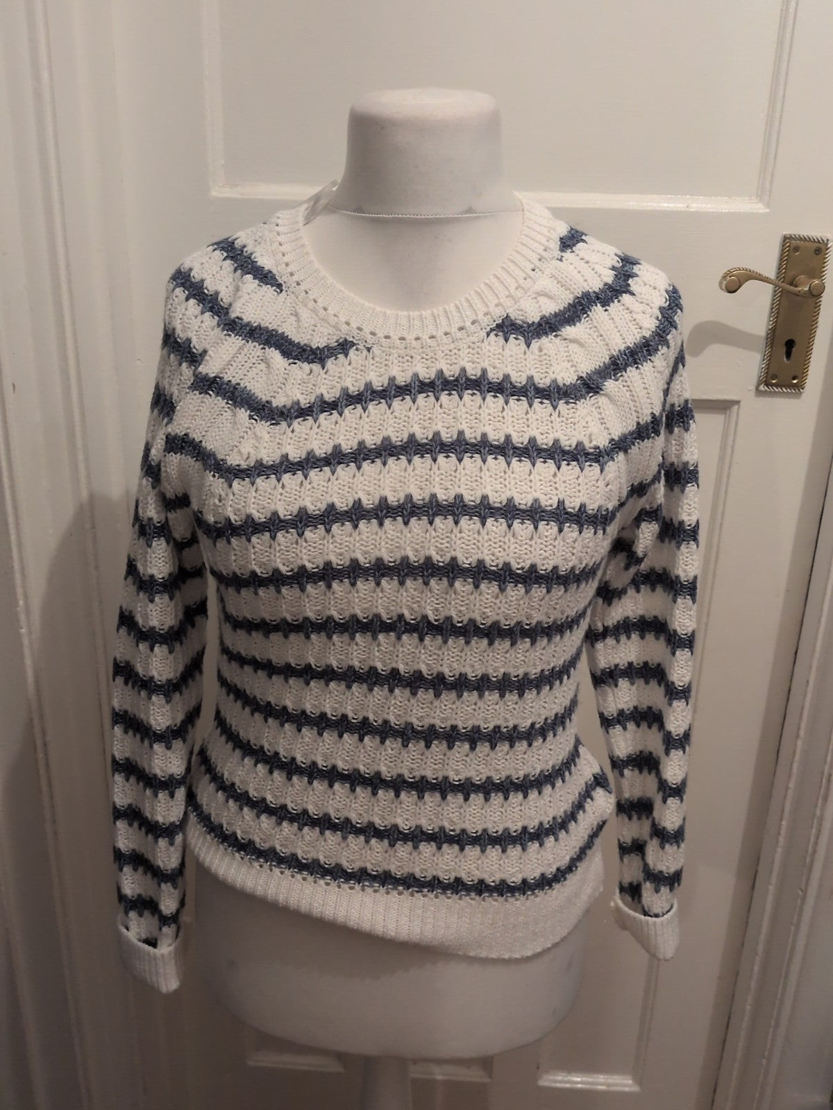 Tu 10 Blue And White Knit Long Sleeve Jumper