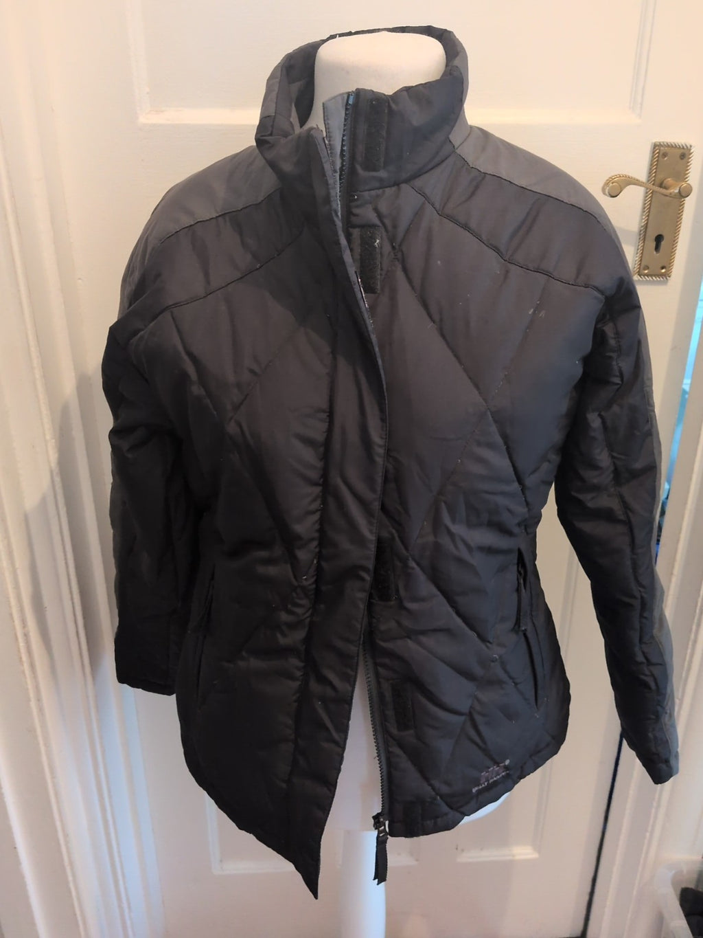 Helly Hansen Medium Grey And Black Puffer Jacket
