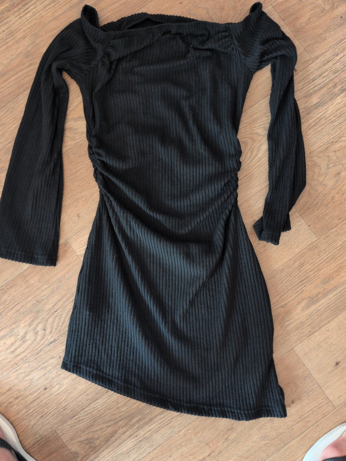 Medium Black Rib Ruched Long Sleeve Dress