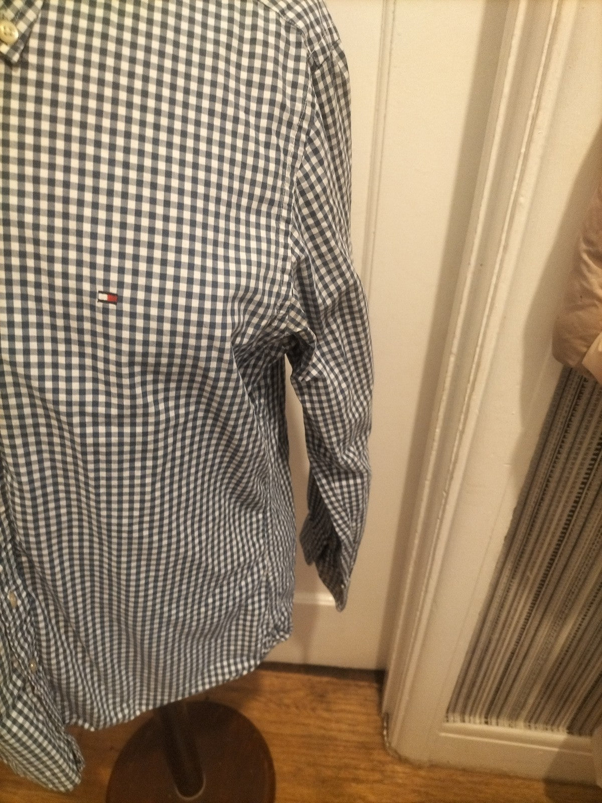 Mens Tommy Hilfiger Size Medium 2 Ply Cotton Long Sleeved Shirt