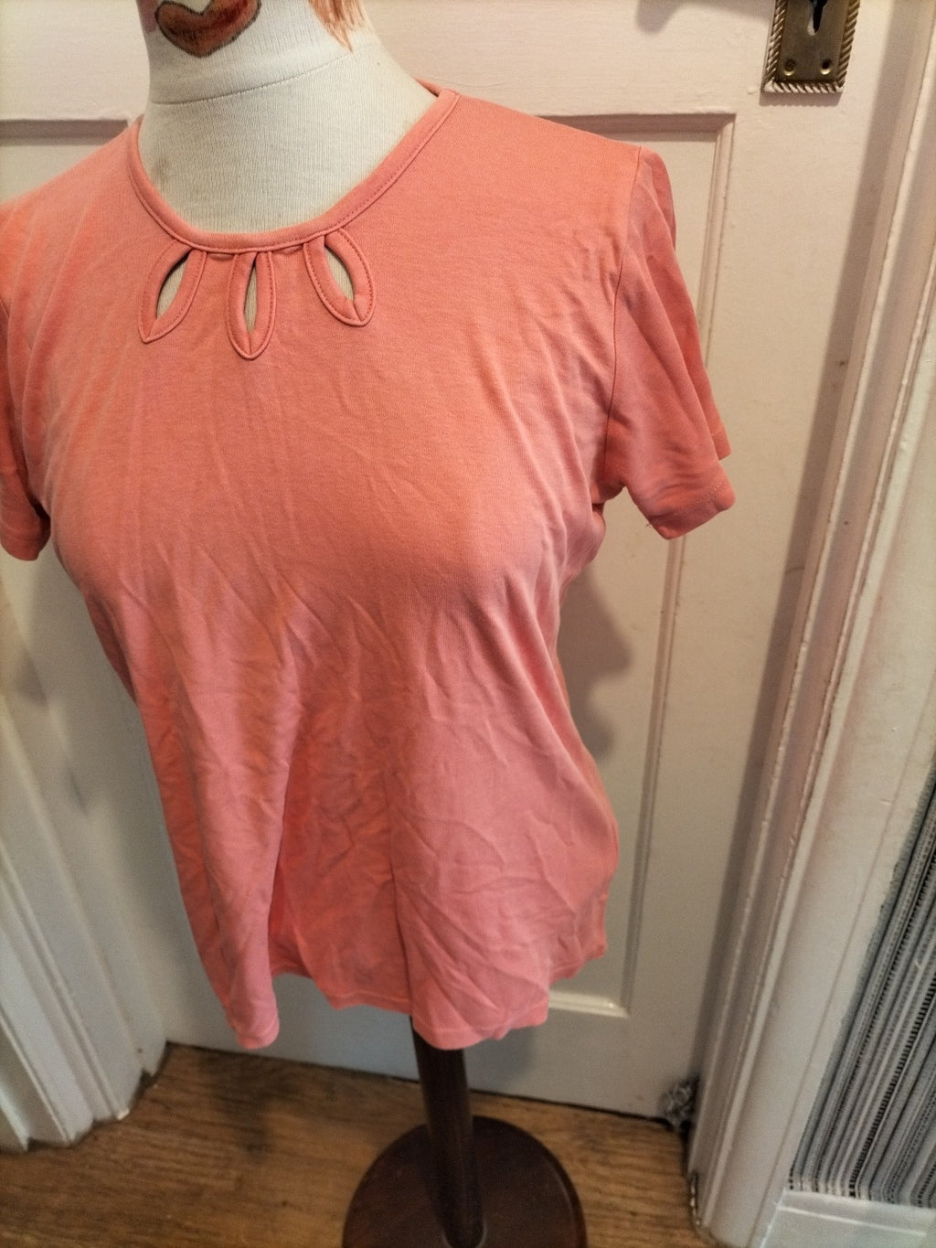 Ladies Isle Size 14-16 Salmon Short Sleeved Tshirt