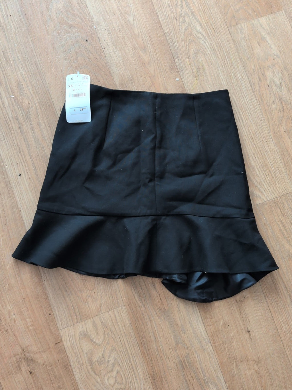 Brand New Ladies Zara Size XS Black Short Skirt RRP £25.99