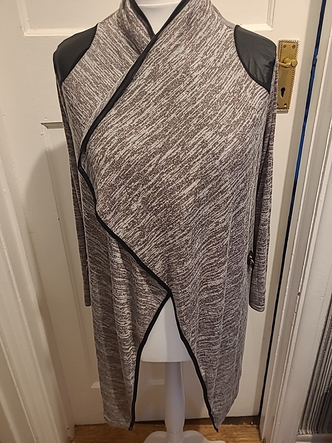 Ladies Assuli Size Medium Grey Fleck Cardigan