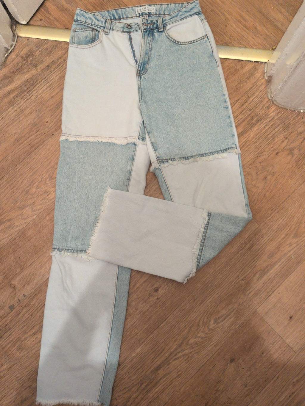 Ladies Denim And Co Size 8 Blue Toned Straight Jeans