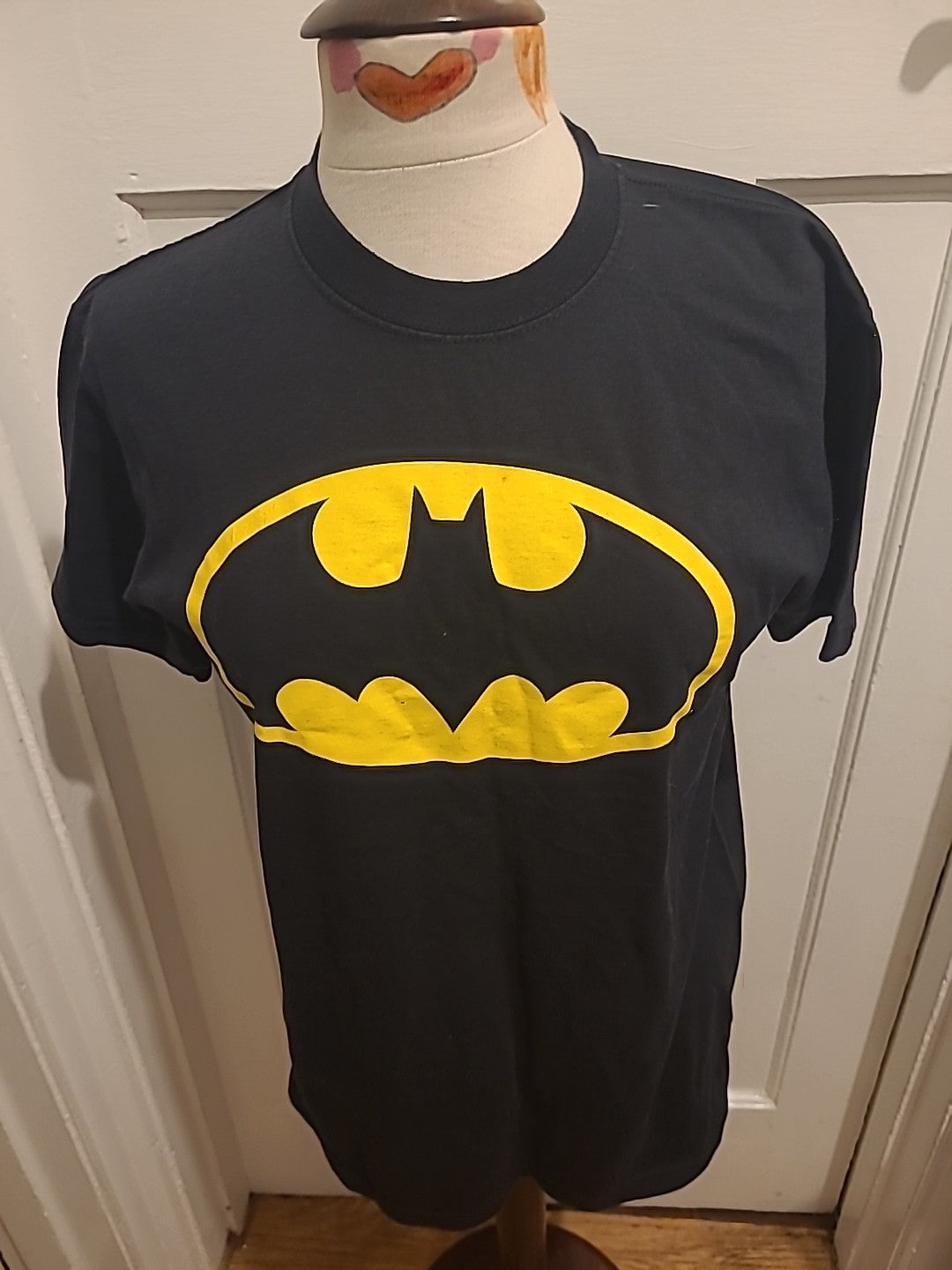 Mens Fruit Of The Loom Size Small Batman Short Sleeved Tshirt