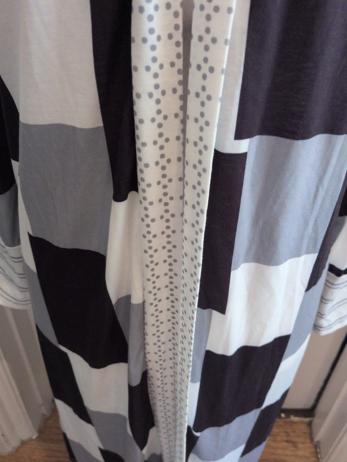 Ladies Size XL Grey White Black With Spotty Hem Long Length Blouse