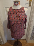 Ladies Size Small Red Green Open Shoulder Short Sleeved Blouse