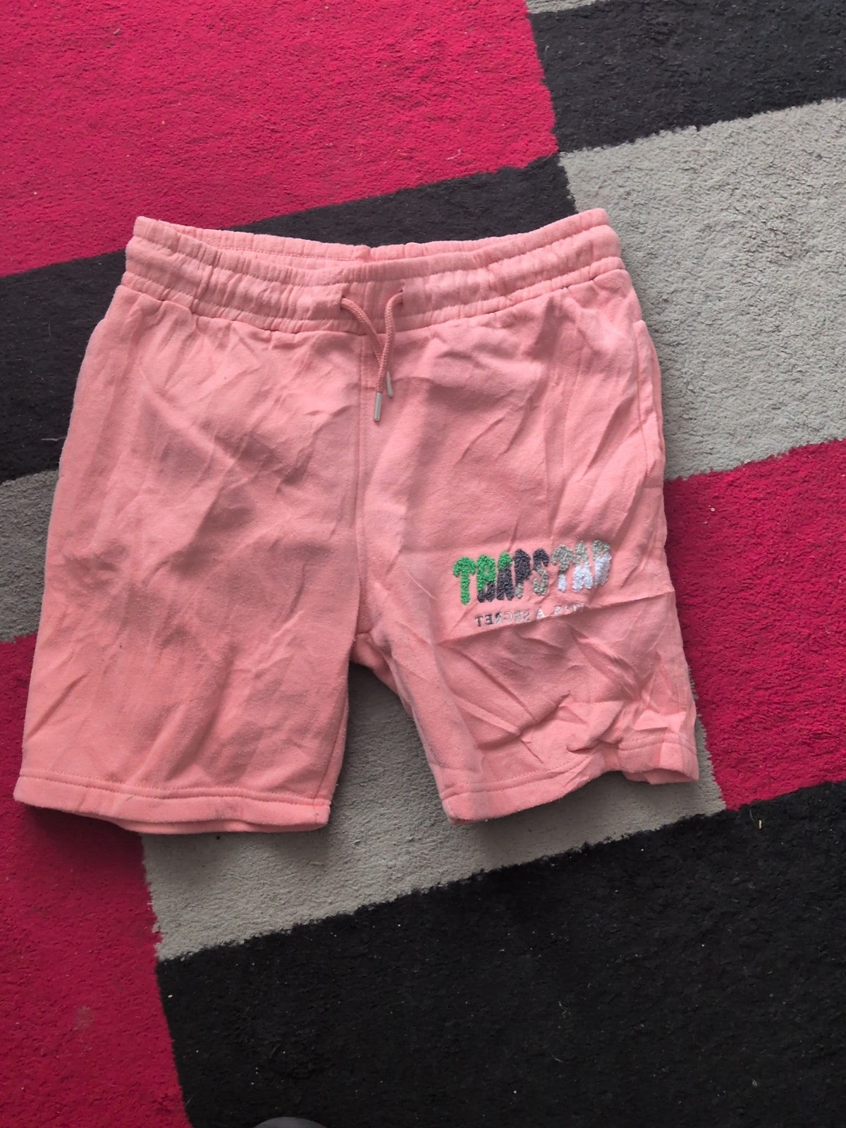 Girls Trapstar Size 13/14 Pink Sweat Shorts Signs Of Bobbling