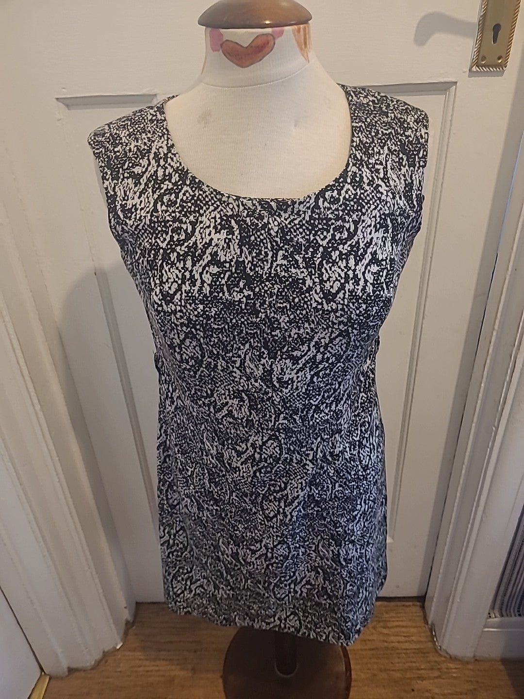 Ladies Next Size 10 White Black Sleeveless Lined Dress