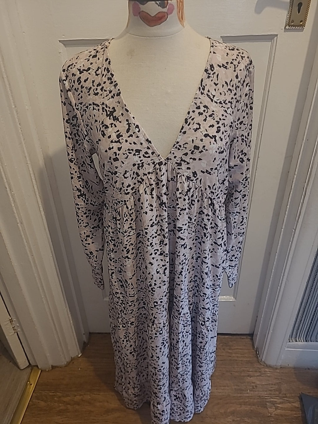 Ladies Pretty Lavish Size Small Pink Black Long Sleeved Dress