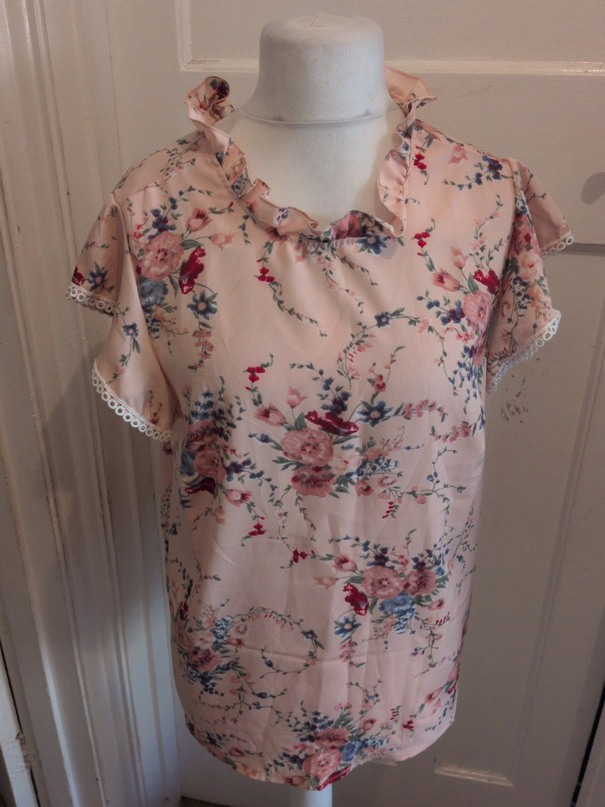 Ladies Size XL Pink Floral Short Sleeve Blouse