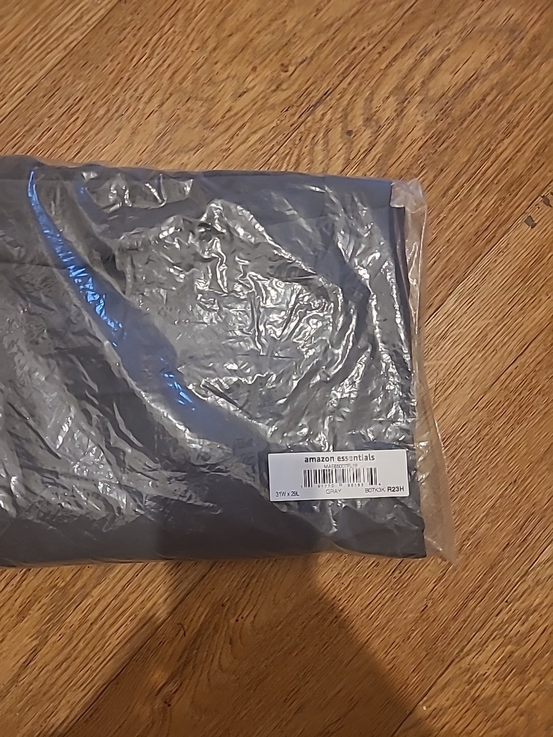 Brand New Mens Amazon Essentials Size 31x29 Grey Trousers