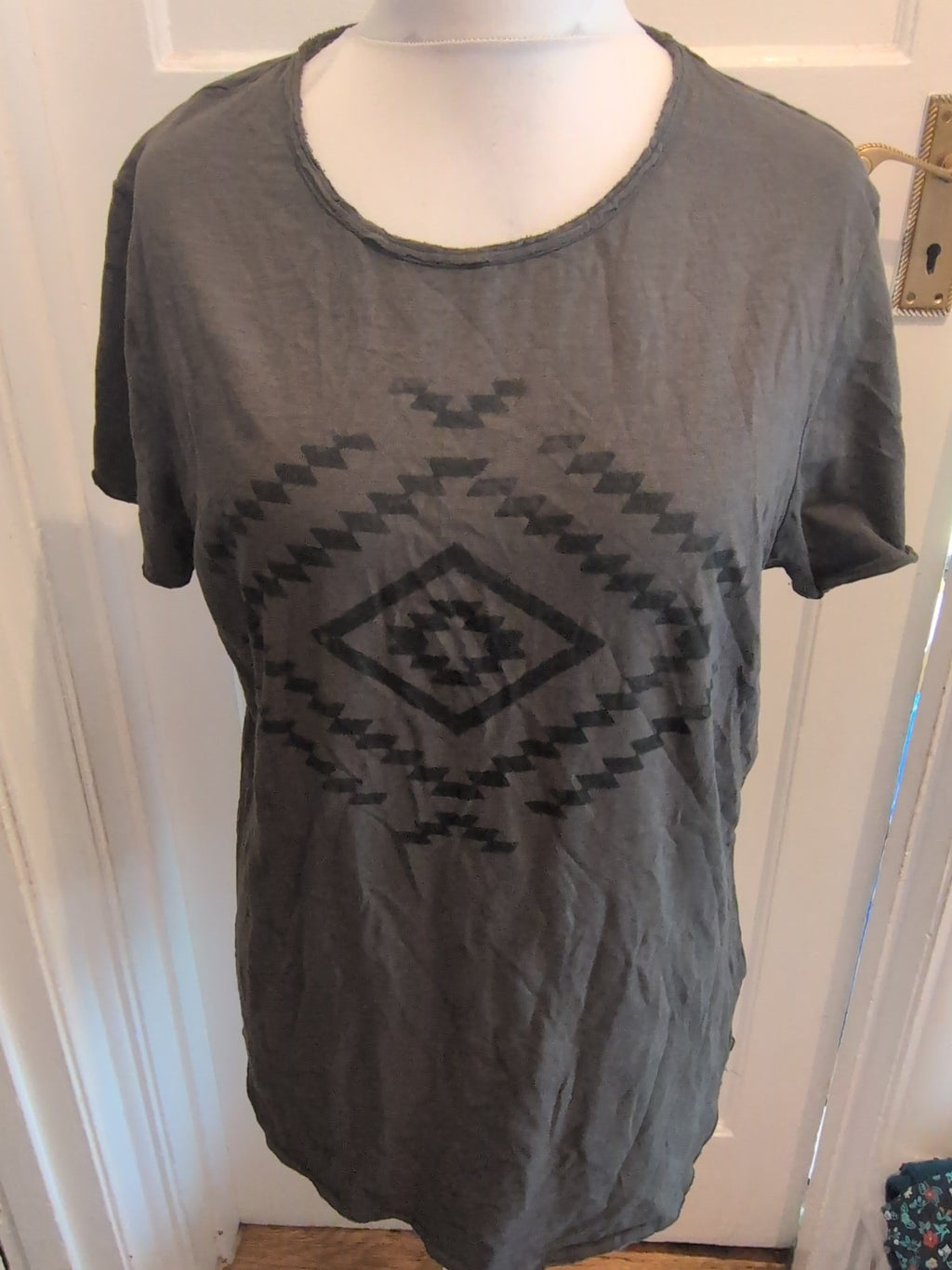 Tu Scooped Hem Large Dark Grey Print T-shirt