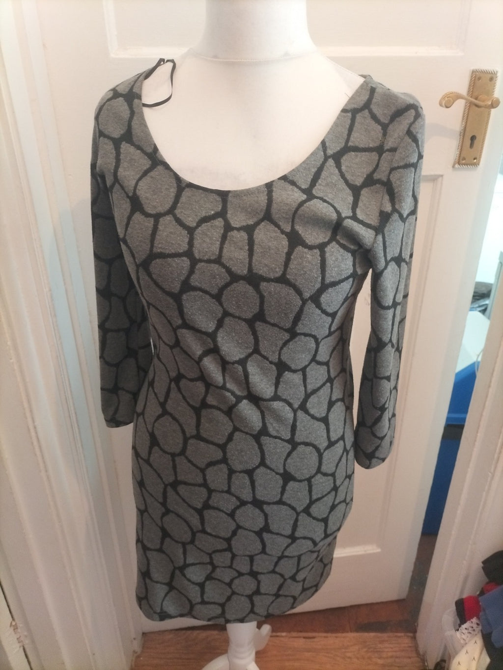 Izabel Large Grey And Black 3/4 Sleeve Dress