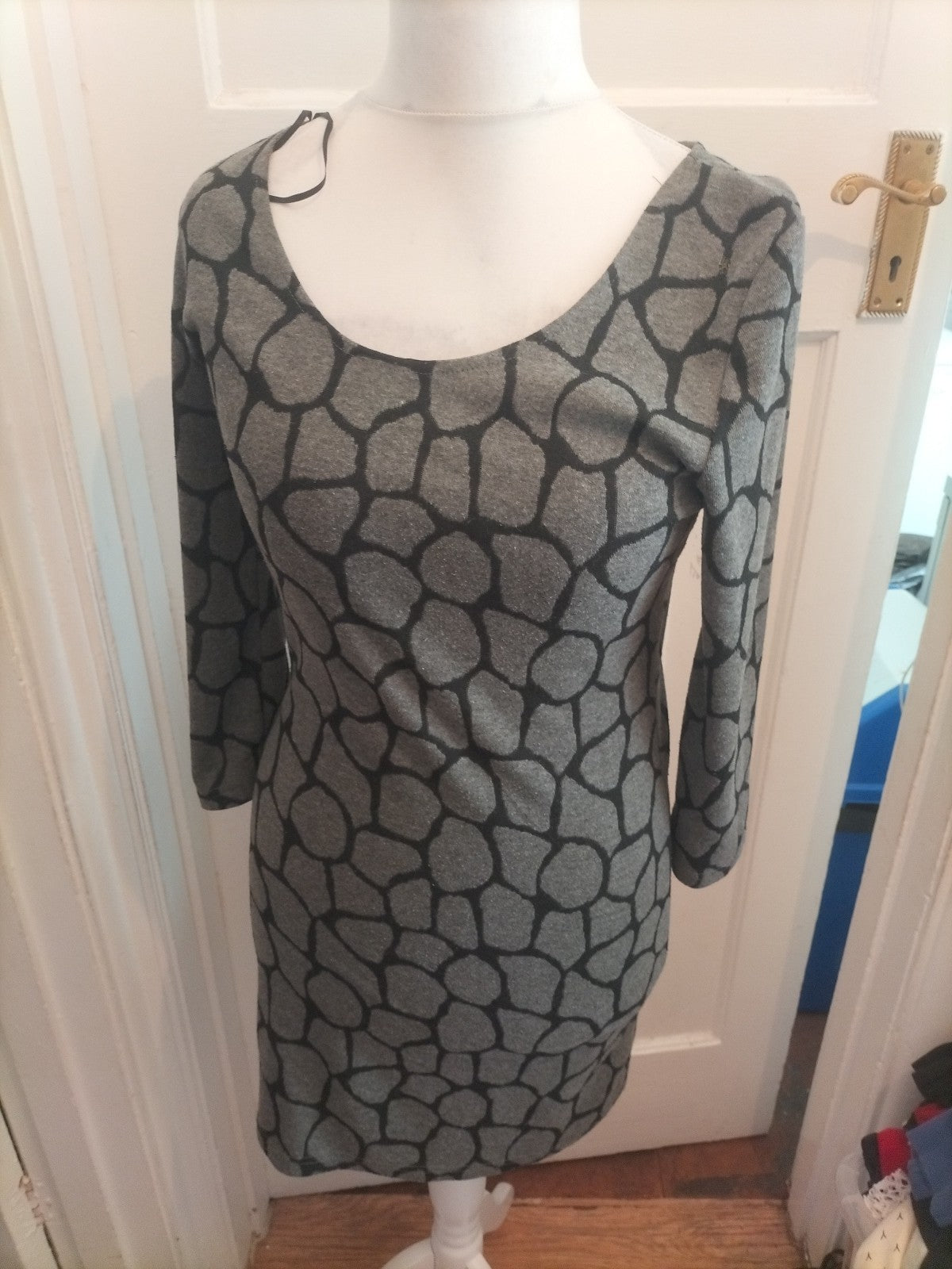 Izabel Large Grey And Black 3/4 Sleeve Dress