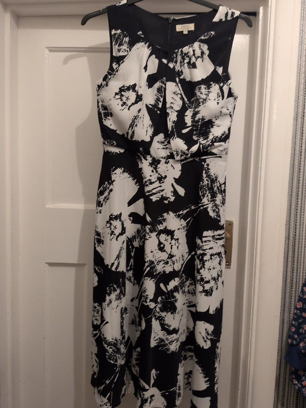 Papaya Weekend 10 Black And White Floral Lined Long Dresss