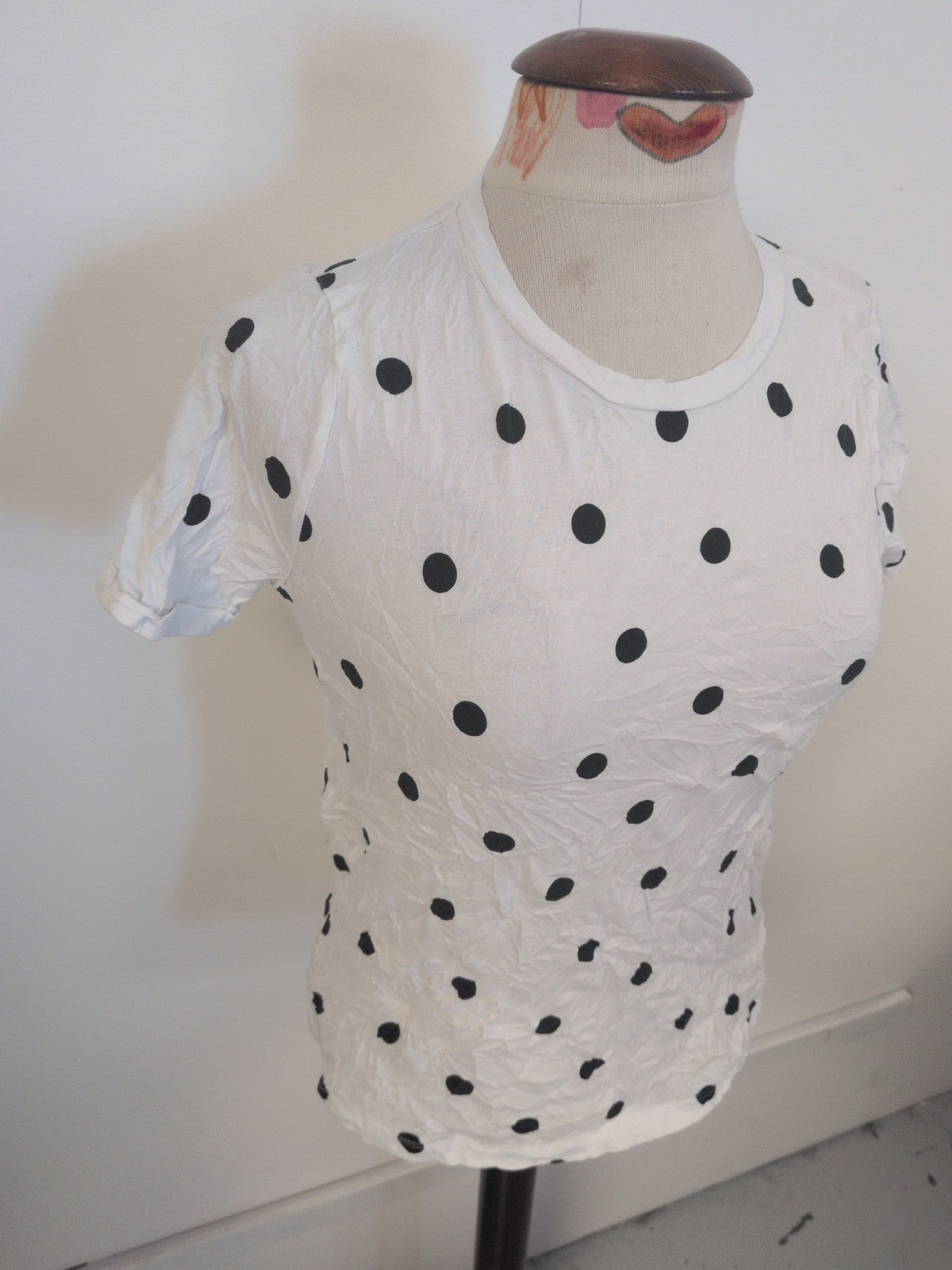 Ladies Tu Size 8 White With Black Spots Round Neck Short Sleeve T-shirt