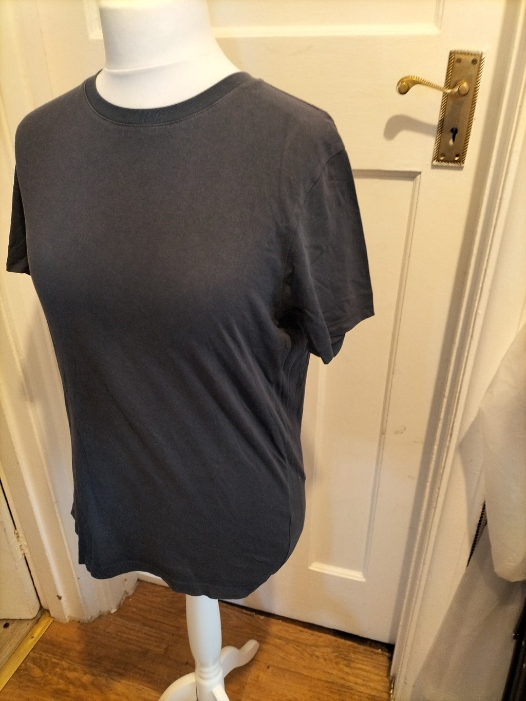 Ladies Size Medium Navy Short Sleeved Tshirt Round Neck