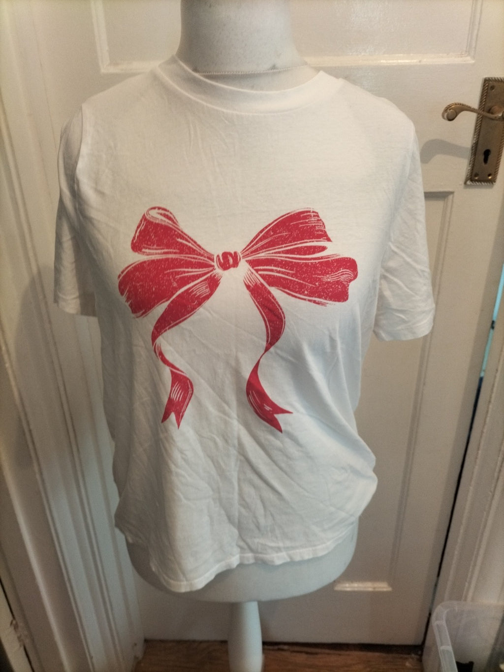 Primark Medium White With Red Bow Short Sleeve T-shirt
