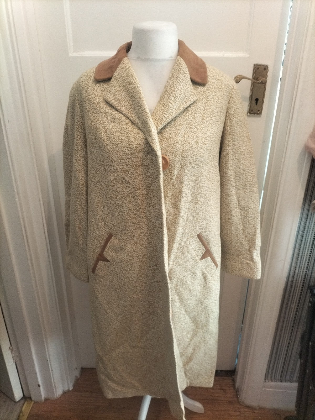 Ladies Large Gold Fleck Lined Padded Long Length Jacket