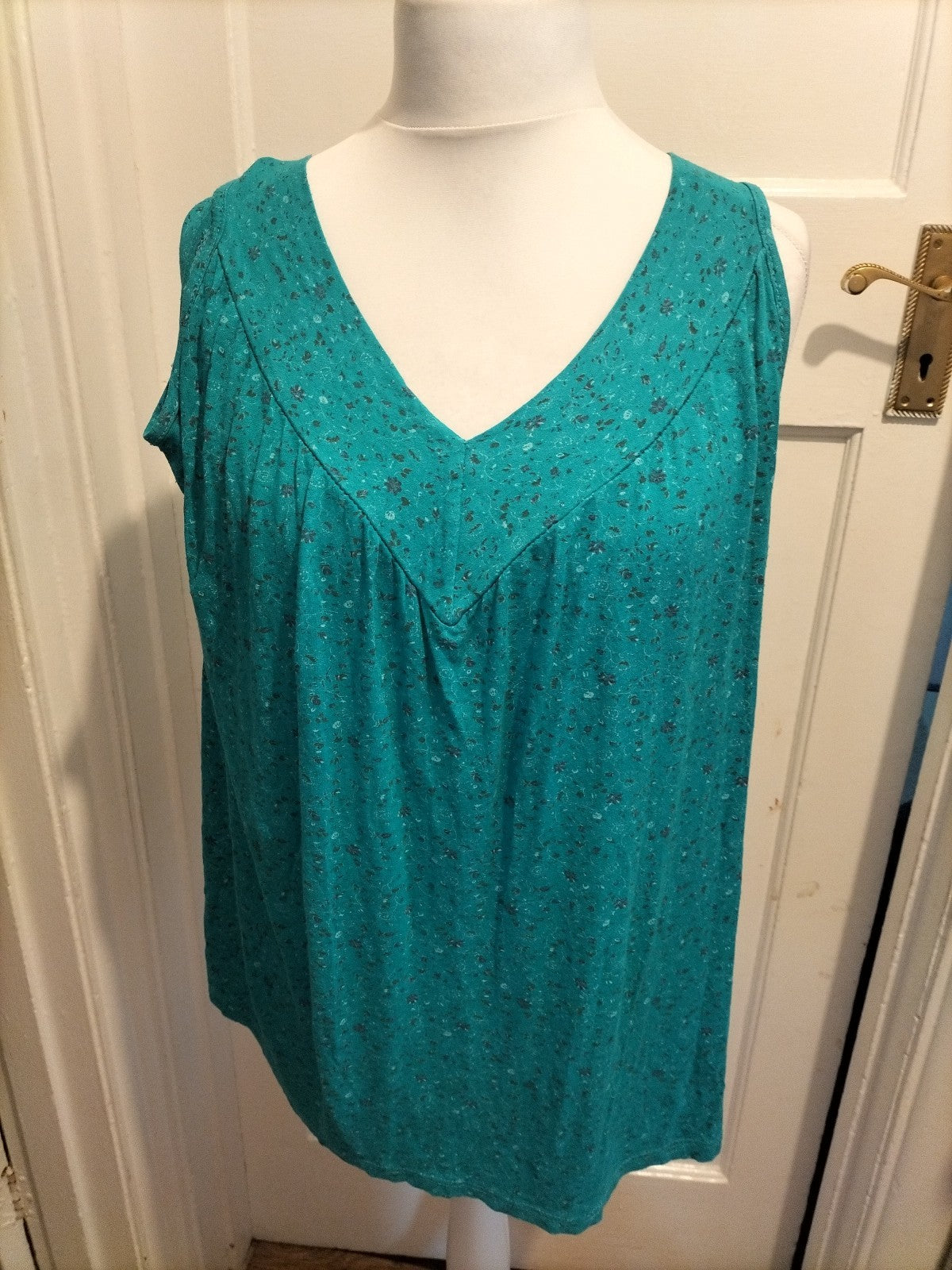 Ladies Size XL Teal Patterned V Neck Blouse