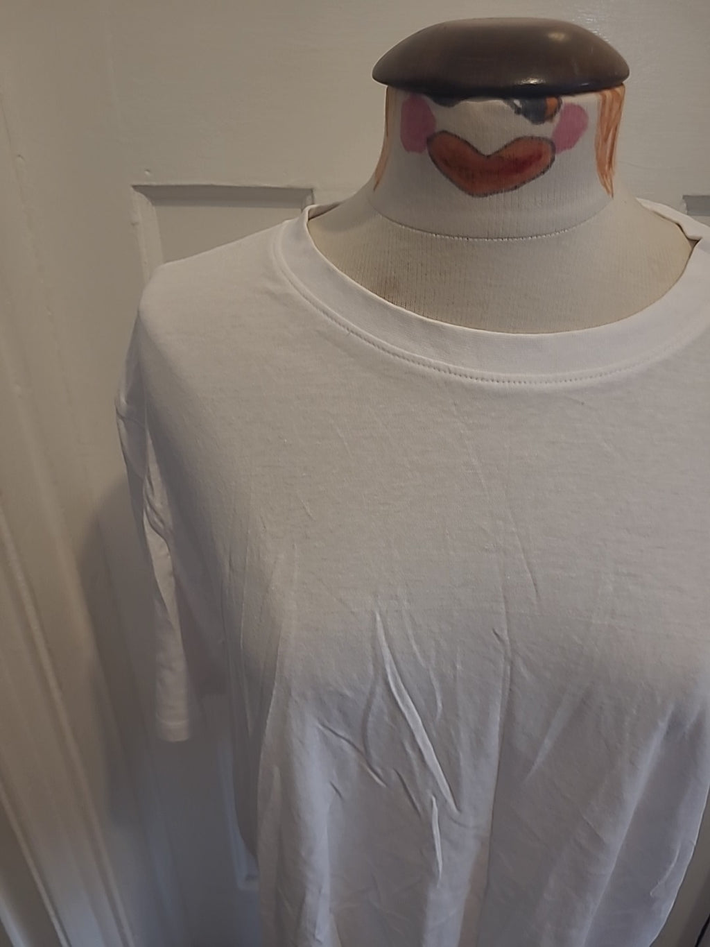 Mens Primark Size XL Regular Fit Whiye Round Neck Tshirt
