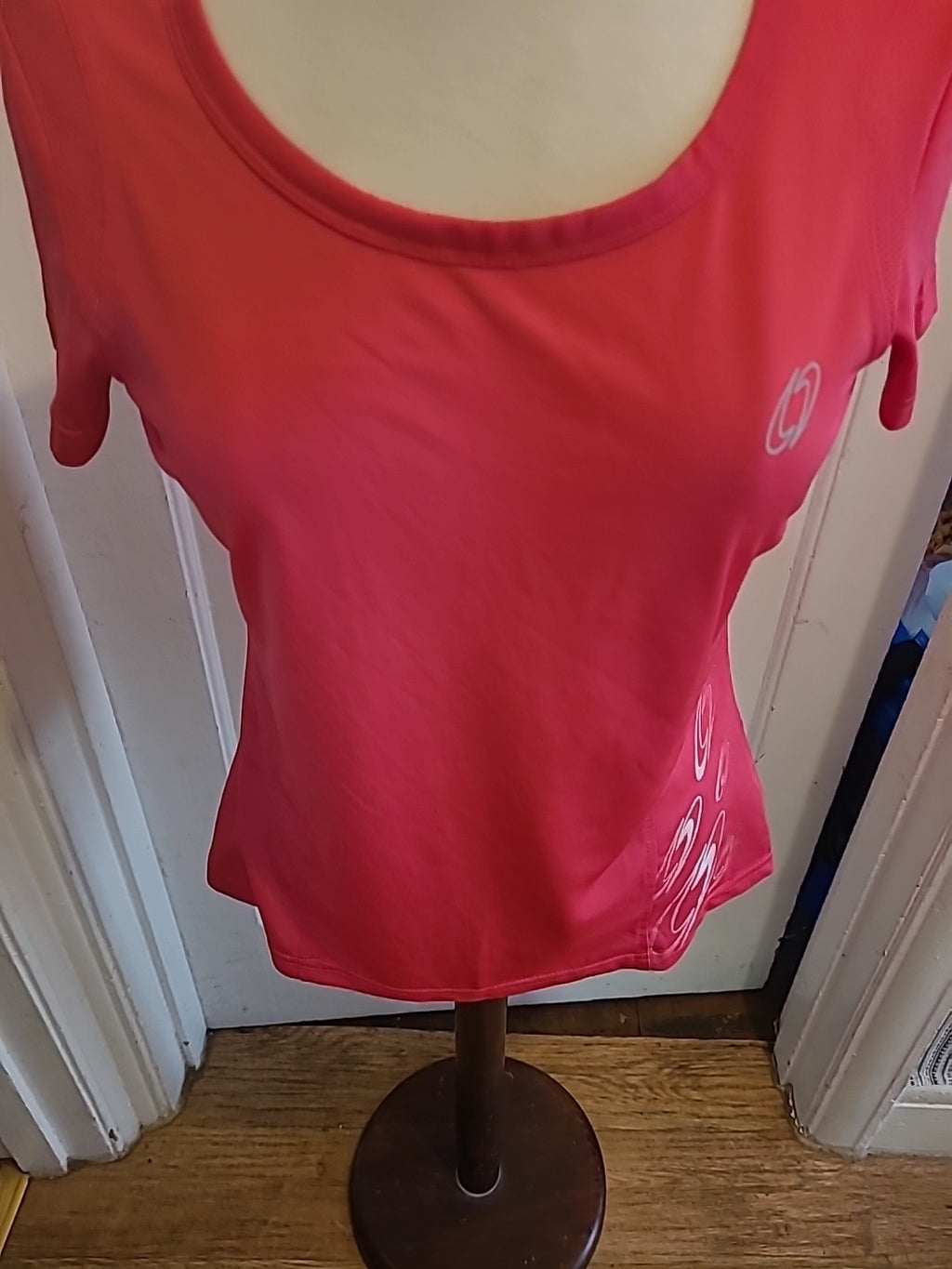 Ladies Crivit Size 14-16 Cerise Short Sleeved Tshirt