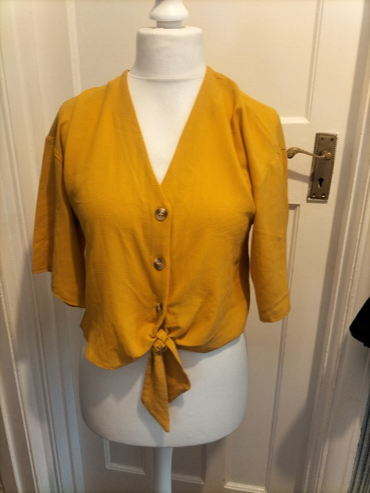 Ladies Cameo Rose Top Size 8 Yellow/ Mustard Short Sleeved