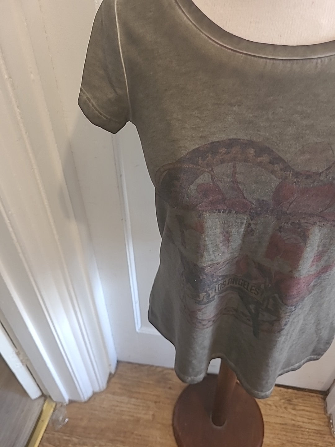 Ladies Culture Size Small Grey Khaki Short Sleeved Tshirt