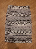Ladies H&M Size Medium Black/White Aztec Pencil Skirt