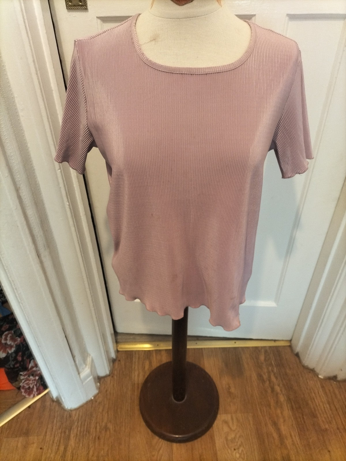 Ladies Bonmarche Size 14 Lilac Ribbed Short Sleeved Blouse