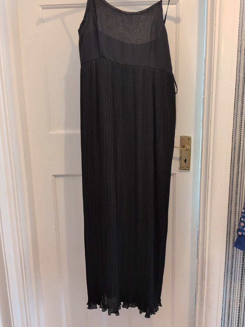Principles 10 Black Lined Sleeveless Crinkle Pleat Dress Long