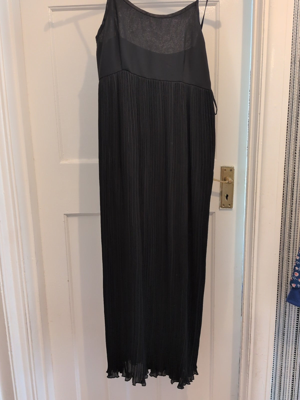 Principles 10 Black Lined Sleeveless Crinkle Pleat Dress Long