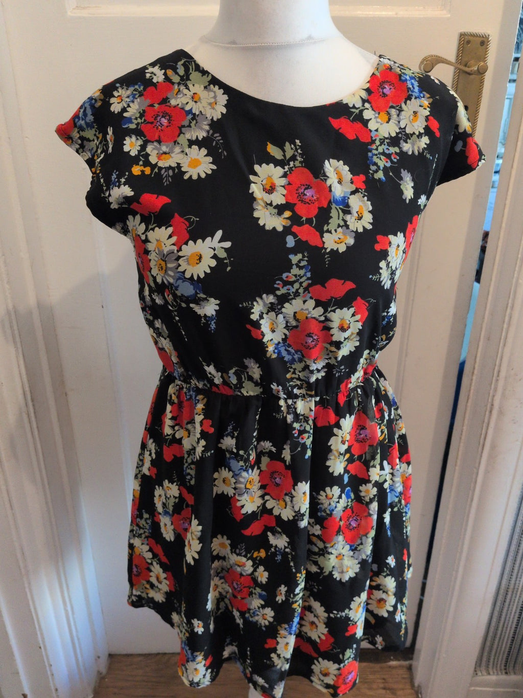 Ladies Ayarisa Size 10 Black Floral Short Sleeve Fit And Flare Knee Length Dress