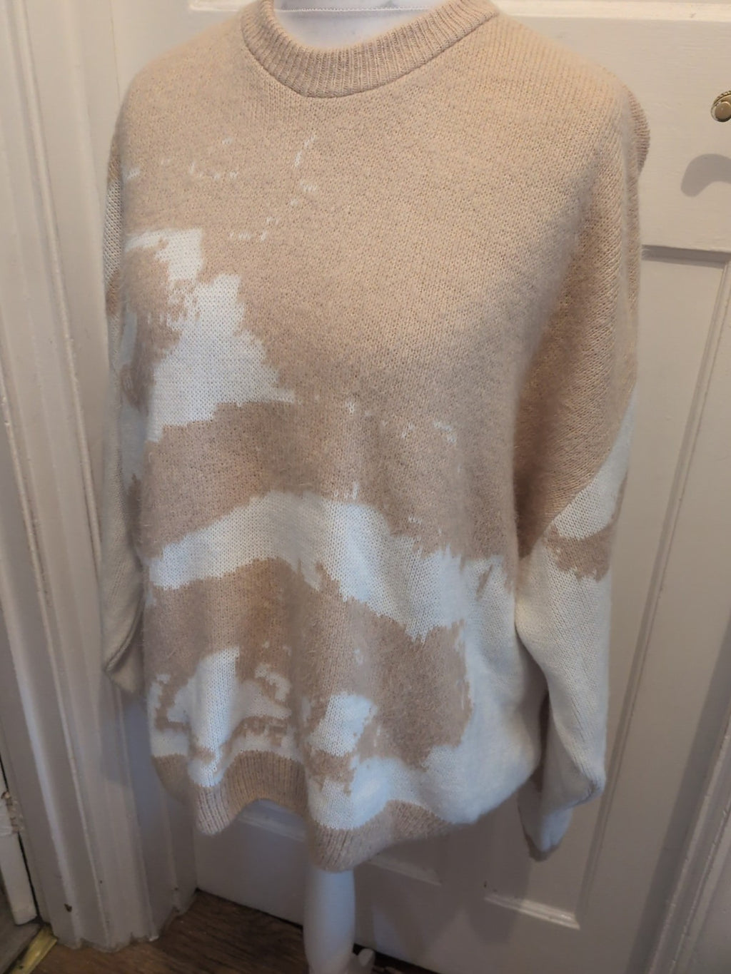 Boohoo Man Large Beige And White Long Sleeve Pullover Jumper
