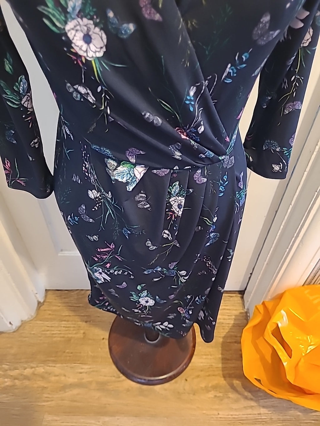 Ladies Oasis Size Small Navy Floral V Neck Mid Sleeved Dress