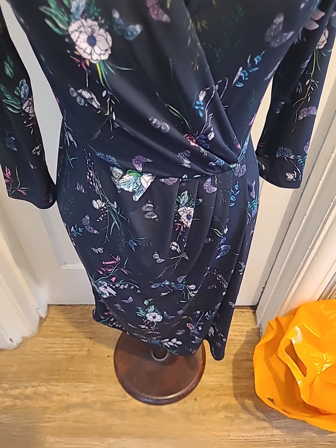 Ladies Oasis Size Small Navy Floral V Neck Mid Sleeved Dress