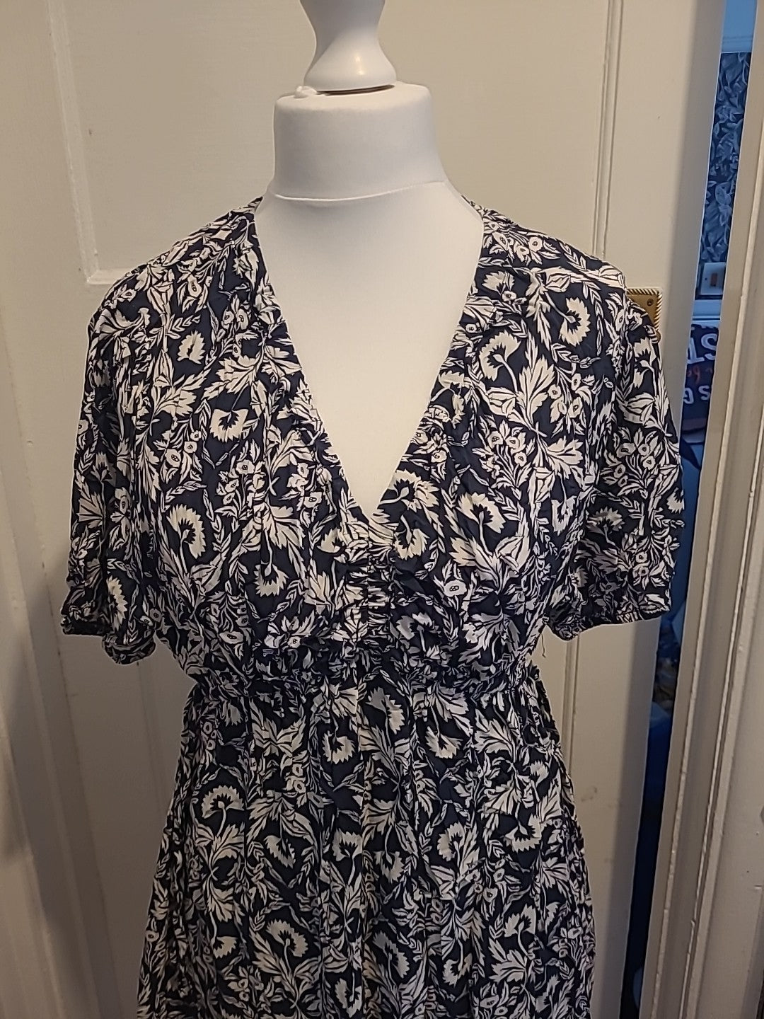 Ladies George Size 12 Black And White Short(cap)sleeved Knee Length Dress