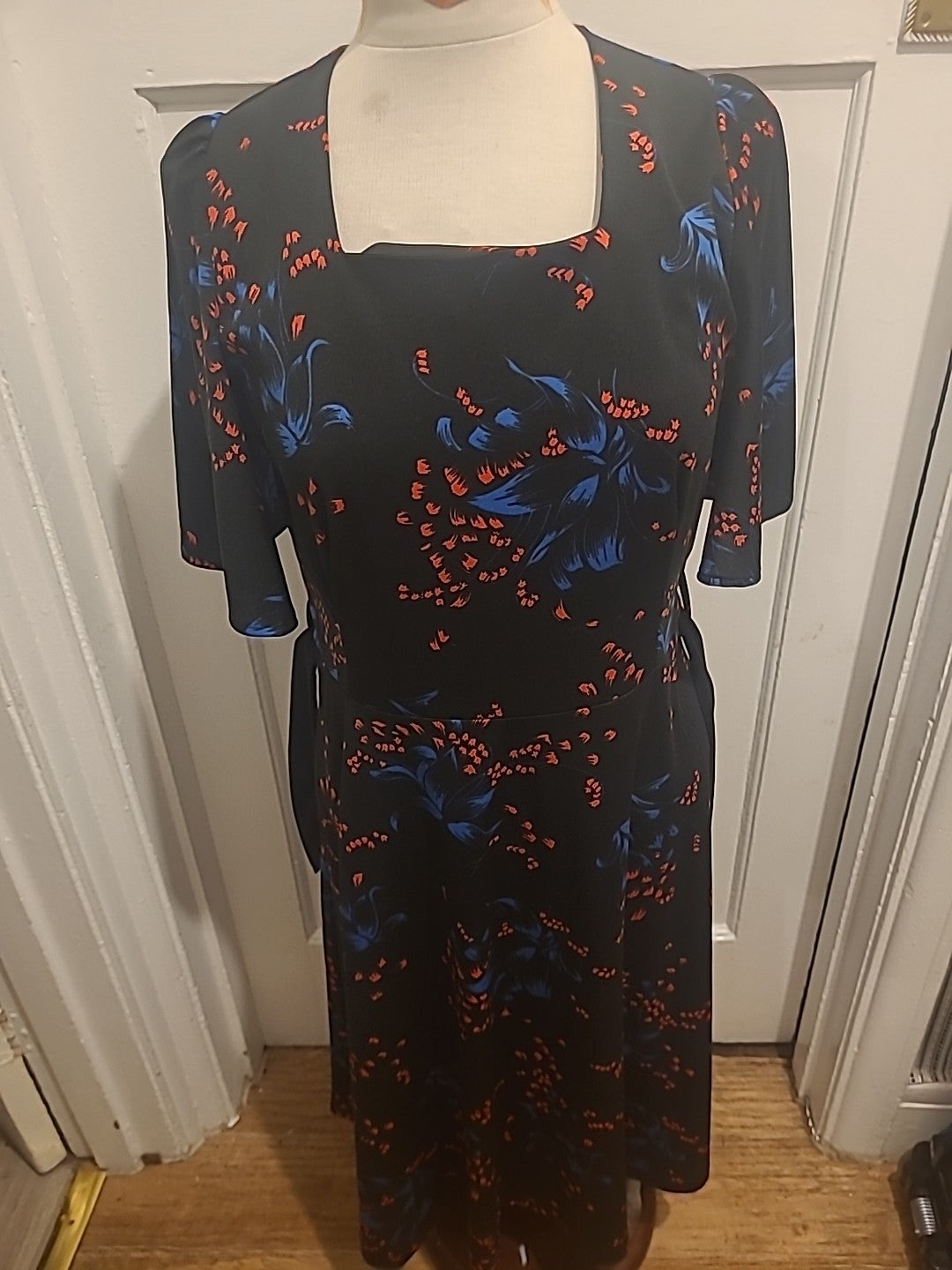 Ladies Size Small Black With Blue And Red Short Sleeved Dress